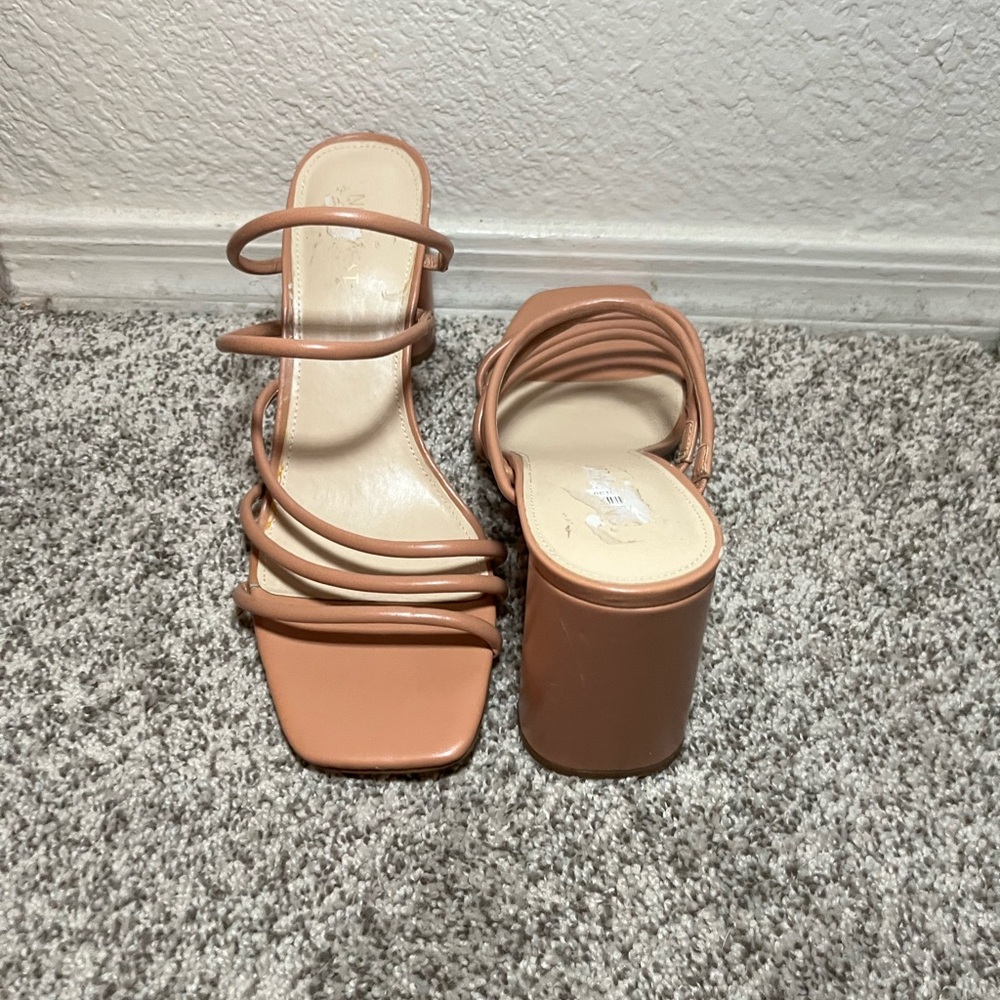 Nine West nude strapped sandal heel
